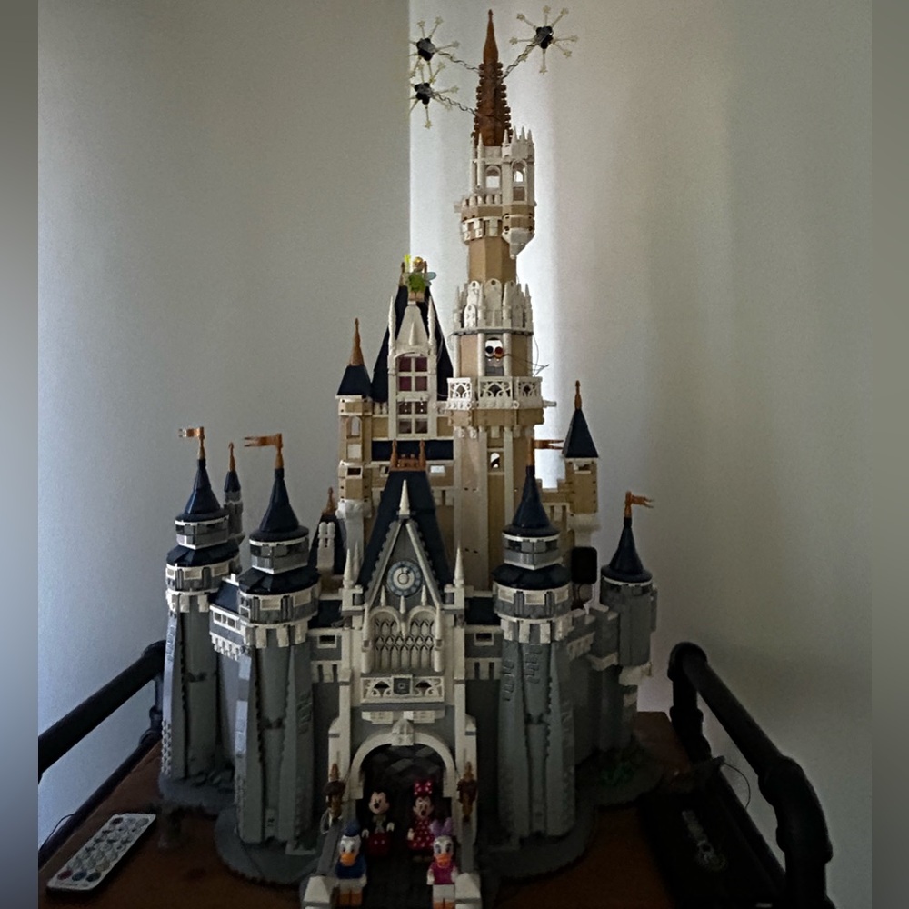 Lego Magic Kingdom Enchanted Castle 71040. Added Fireworks & Musical Light Set